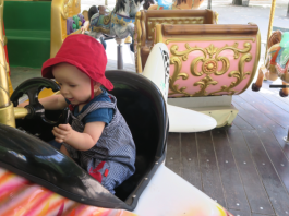 Baby on Carousel, Tuileries - Paris - Entertaining babies (without technology)